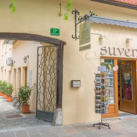 Old Town First Floor Apartament Lublana