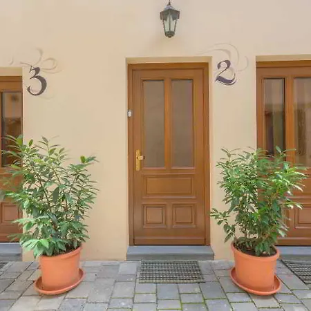Old Town First Floor Διαμέρισμα *